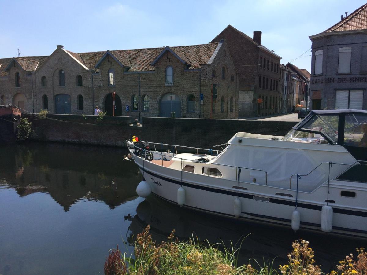 Cottage On The Canal Kortrijk Exterior photo